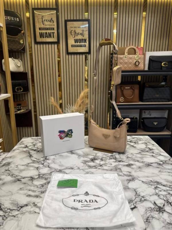 PRADDA RE EDITION GLOSSY BAG WITH OG BOX DUST BAG CARD CREAM DAMAGE BOX