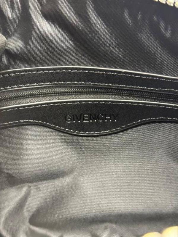 Givenchy Logo Stamped Antigona Hand Bag With Dust Bag (Black-8680)