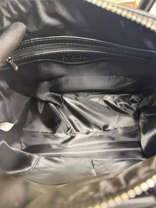 Givenchy Logo Stamped Antigona Hand Bag With Dust Bag (Black-8680)