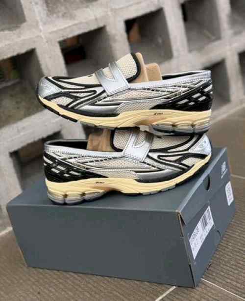 Neww Balance 1906L Silver Metallic Cream