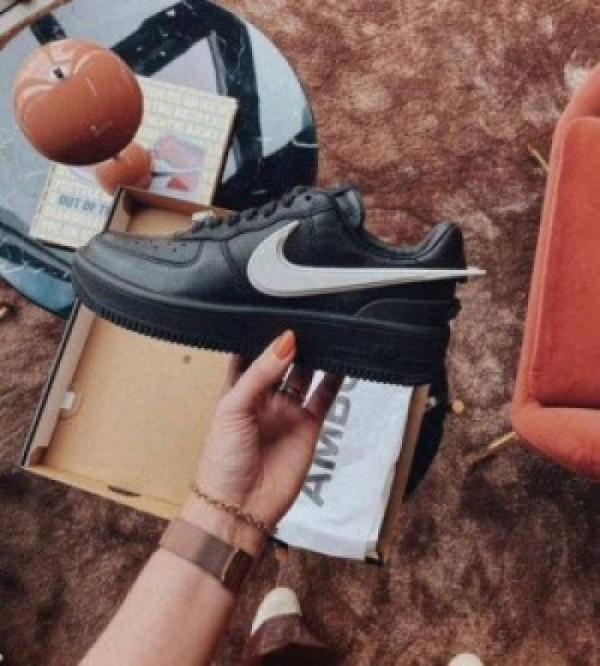 Airforce 1 Low X Ambush Black 051