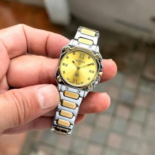 Gucc Ladies Diamond watch