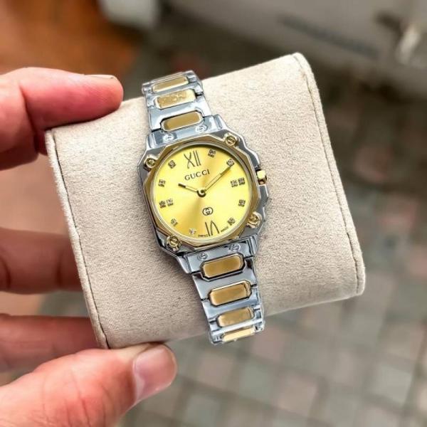 Gucc Ladies Diamond watch