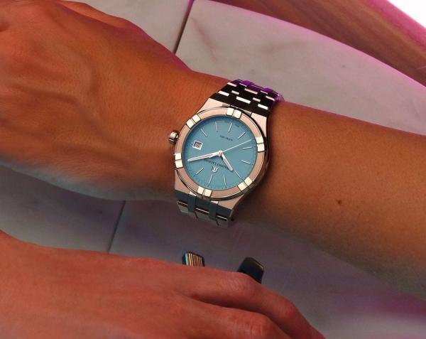 Maurice Lacroix Aikon Quartz 40mm With A Vibrant TurquoiseLight Blue Dial