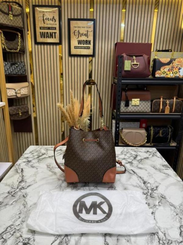 Michael Kor Mercer Premium Quality Bucket Bag With Dust Bag (Brown) (V 198)