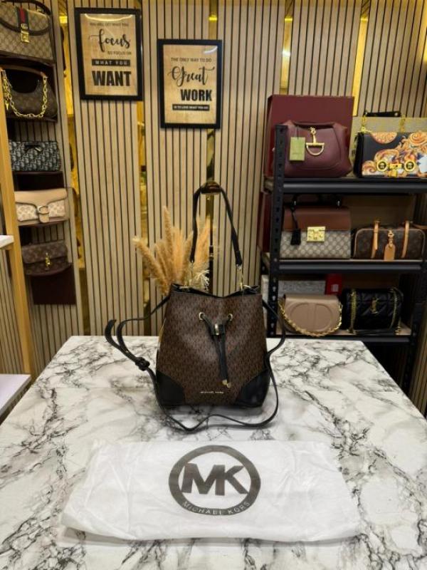 Michael Kor Mercer Premium Quality Bucket Bag With Dust Bag (Coffee) (V 198)