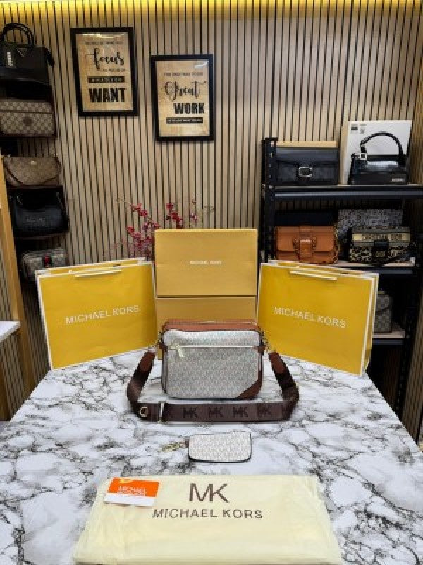 Michael kor camera jet set combo with og box and dust bag premium quality (BIEGE BROWN) M996
