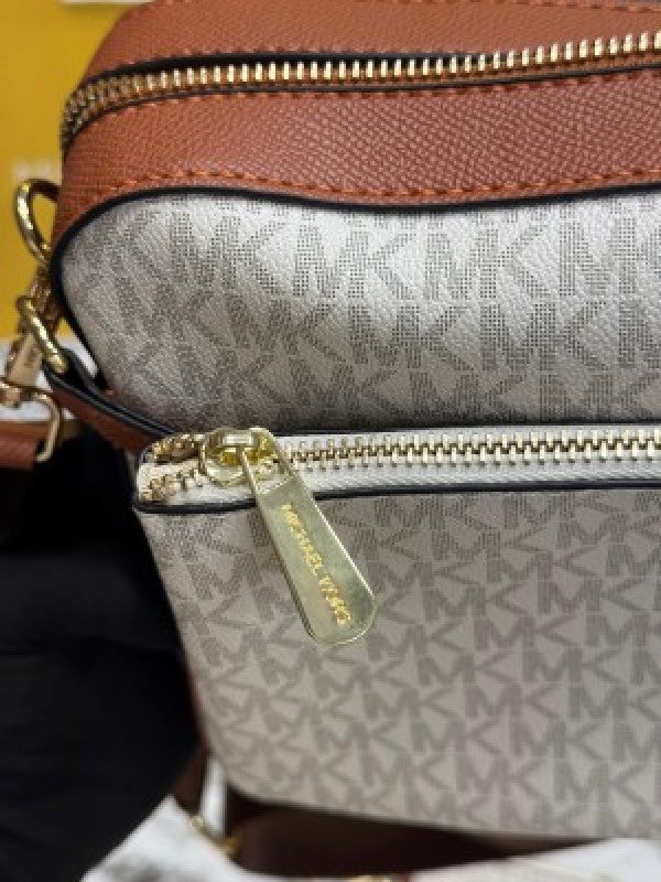 Michael kor camera jet set combo with og box and dust bag premium quality (BIEGE BROWN) M996