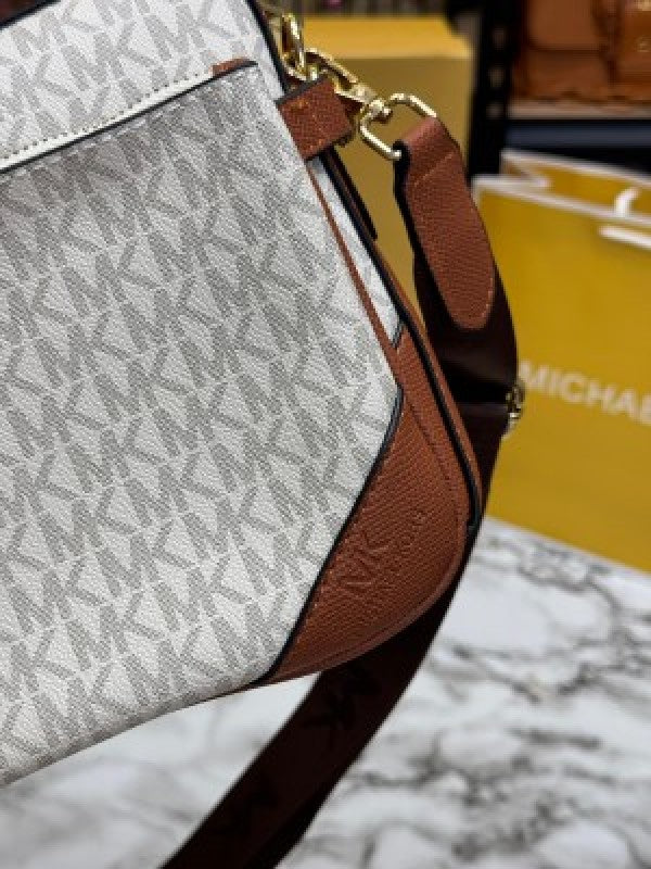 Michael kor camera jet set combo with og box and dust bag premium quality (BIEGE BROWN) M996