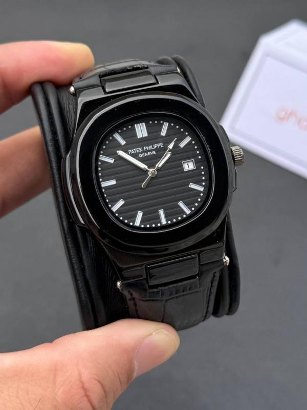 Patek Philipp Nautilus Quartz Leather