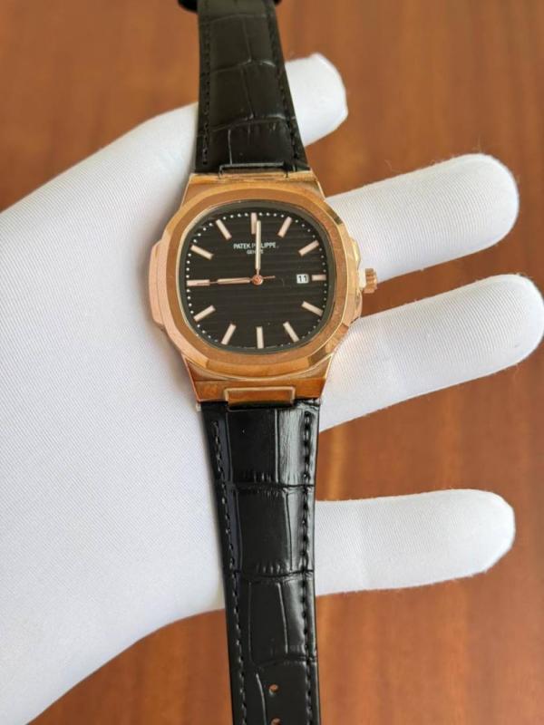 Patek Philipp Nautilus Quartz Leather