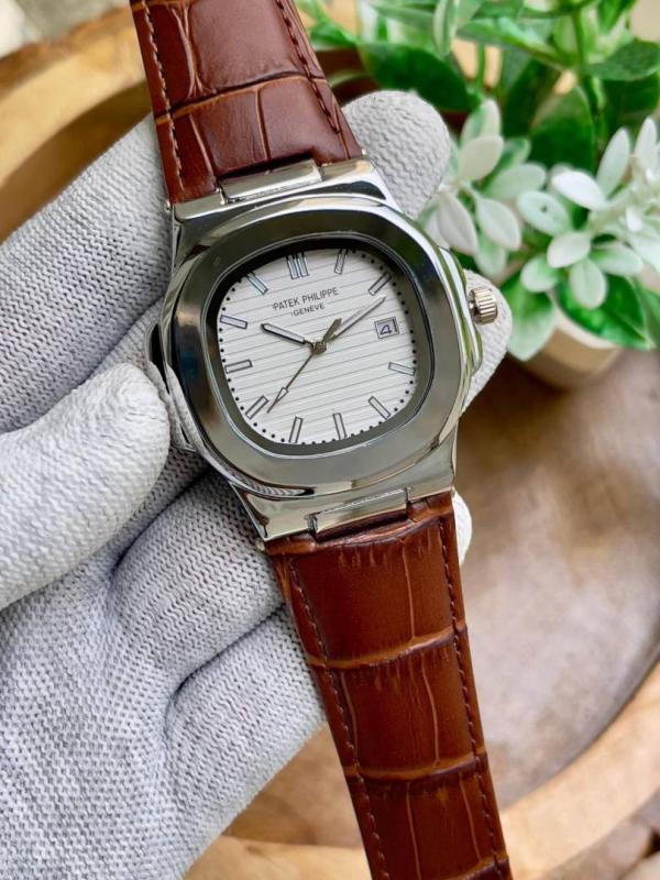 Patek Philipp Nautilus Quartz Leather