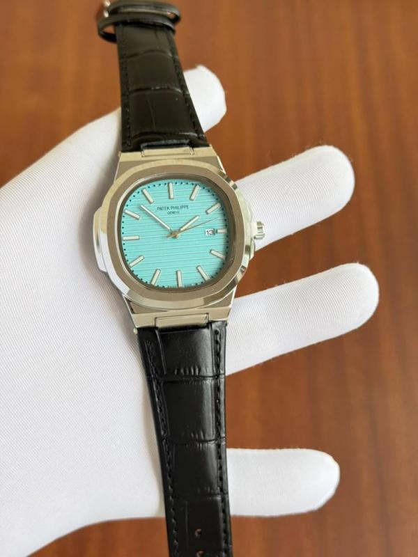 Patek Philipp Nautilus Quartz Leather