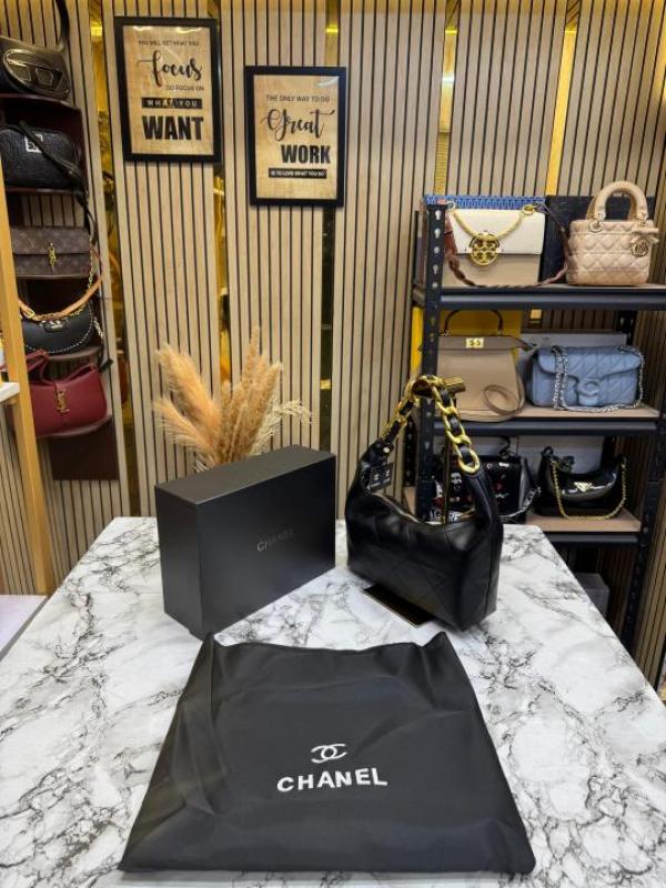 Chane Quilted Maxi Hobo Bag With Box And Dust Bag (Black) (2606)