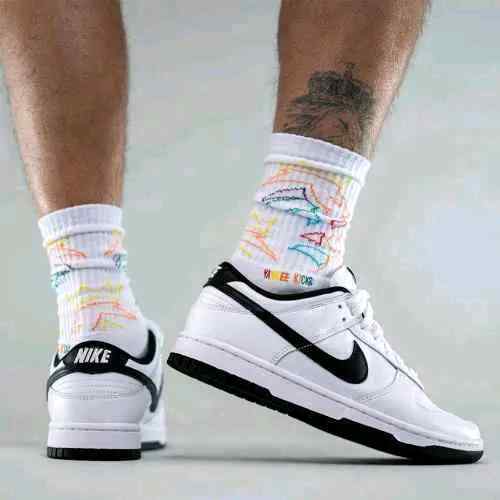 nikk e dunk low white black