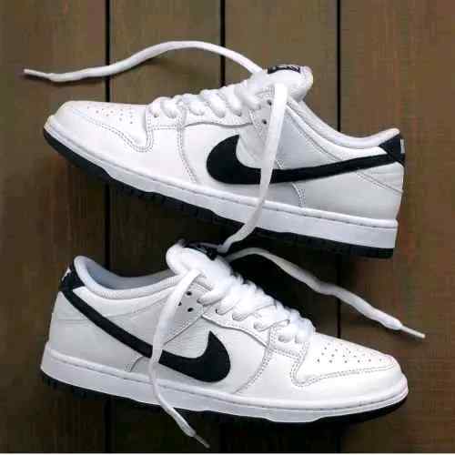 nikk e dunk low white black