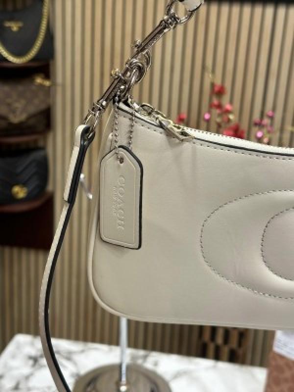 Coac_Teri_Shoulder_Bag_With_Box_And_Dust_Bag_(White)