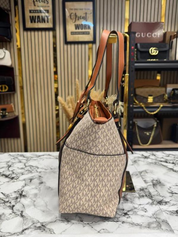 Michael ors Sullivan Side Cut Tote Bag With Dust Bag (Beige)