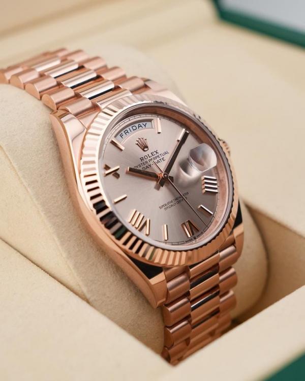 Roleex Day-Date 40 Roman Numerals Everose Gold Sundust Pink Dial