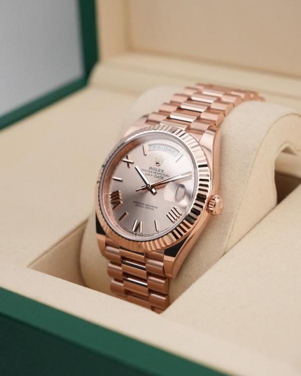 Roleex Day-Date 40 Roman Numerals Everose Gold Sundust Pink Dial
