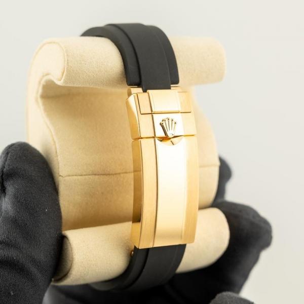 Roleex Cosmograph Daytona Oysterflex Yellow Gold Dial Black Elastomer Strap