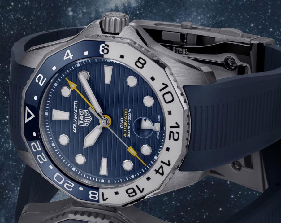 Tag Heueer Aquaracer Professional 300 GMT Blue Rubber Strap with Blue Dial