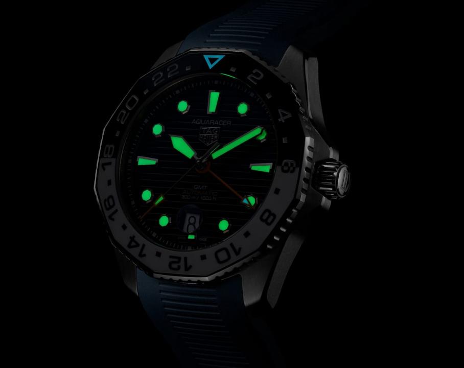 Tag Heueer Aquaracer Professional 300 GMT Blue Rubber Strap with Blue Dial