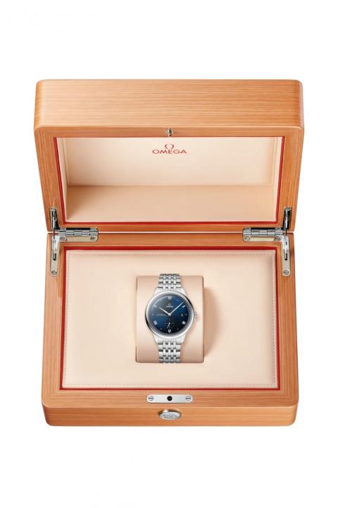 Omegga De Ville Prestige Co-Axial Chronometer Small Second Timepiece Silver Blue Dial
