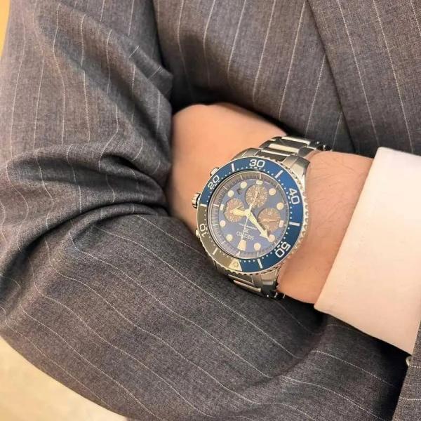 Seiko Prospex SSC741P1 solar chronograph divers