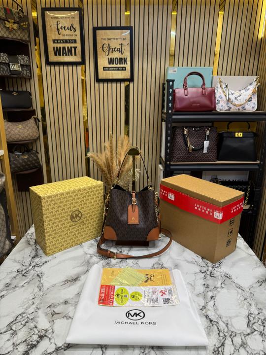 Michael Kor Mk Mercer Signature Bucket Bag with Double Box And Dust Bag (Brown) (60429)