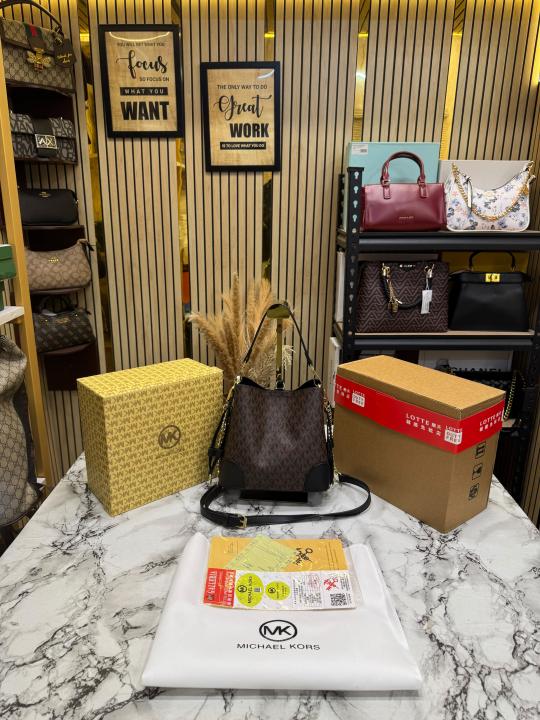 Michael Kor Mk Mercer Signature Bucket Bag with Double Box And Dust Bag (Coffee) (60429)