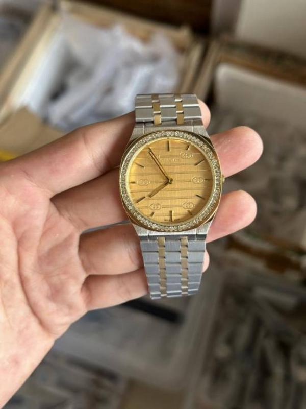 Gucc 25H Womens store article watch