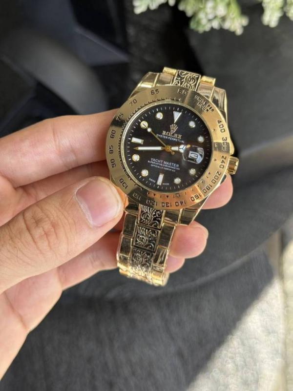 Role Vintage Gold Black Quartz