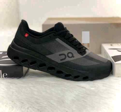 On Cloud Surfer Next Black