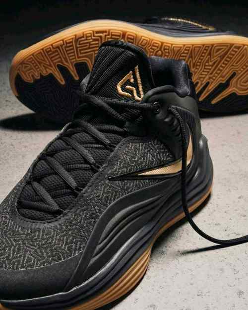 Nikkee Giannis Freak 7 The Drive Black Gum Metallic Gold
