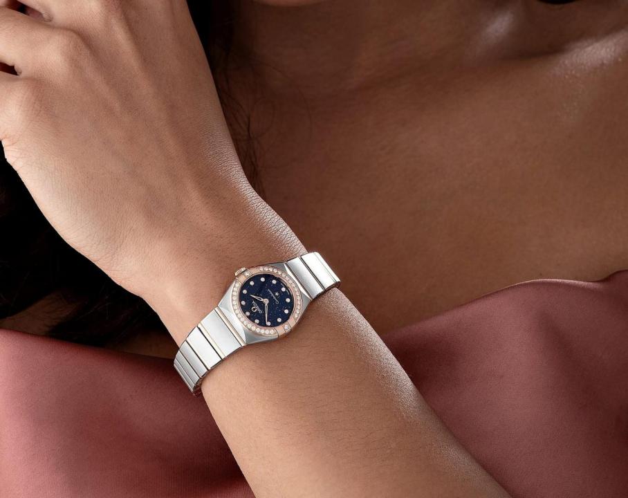 Omeg_ga Constellation Quartz luxury watch.