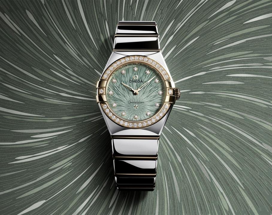 Omeg_ga Constellation Quartz luxury watch.