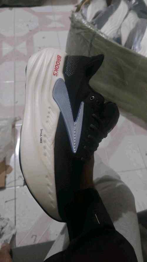 Brooks Glycerin max black White
