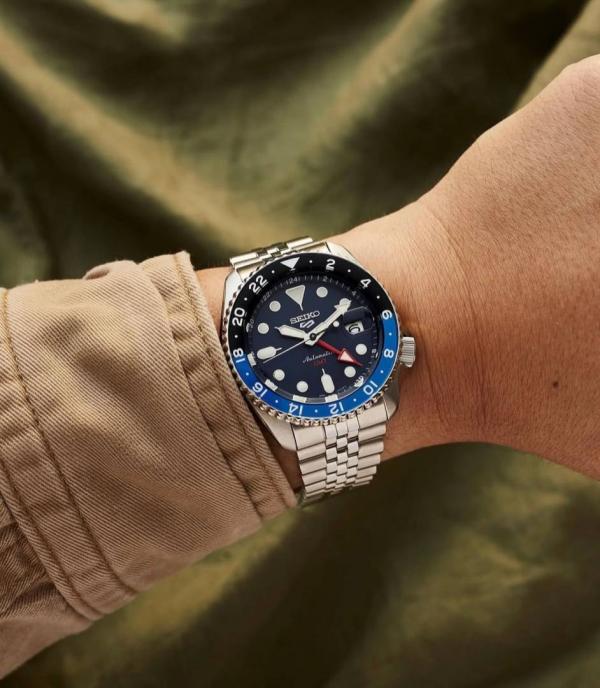 Seiko 5 Sports Japan Machine silver blue