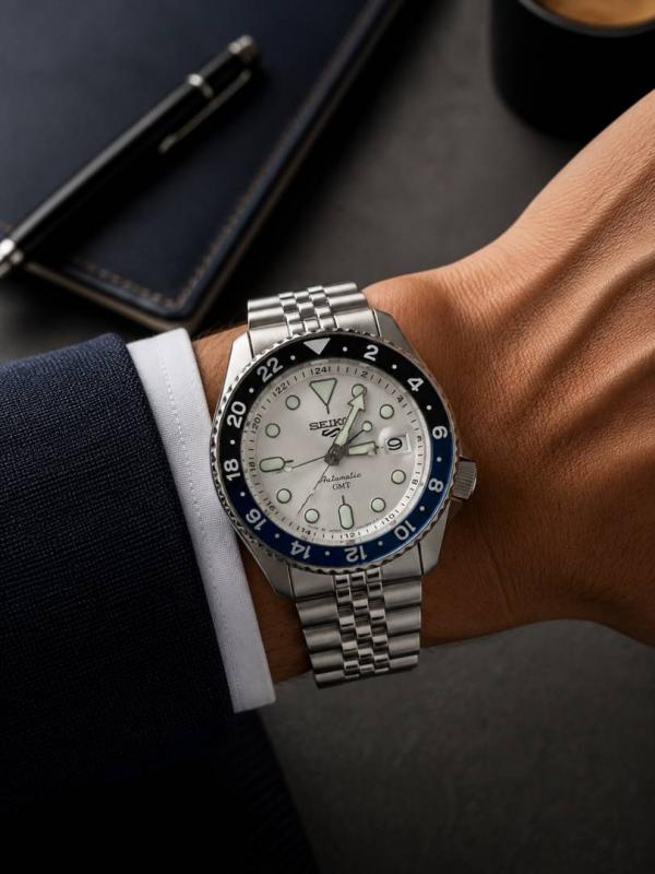 Seiko 5 Sports Japan Machine silver white