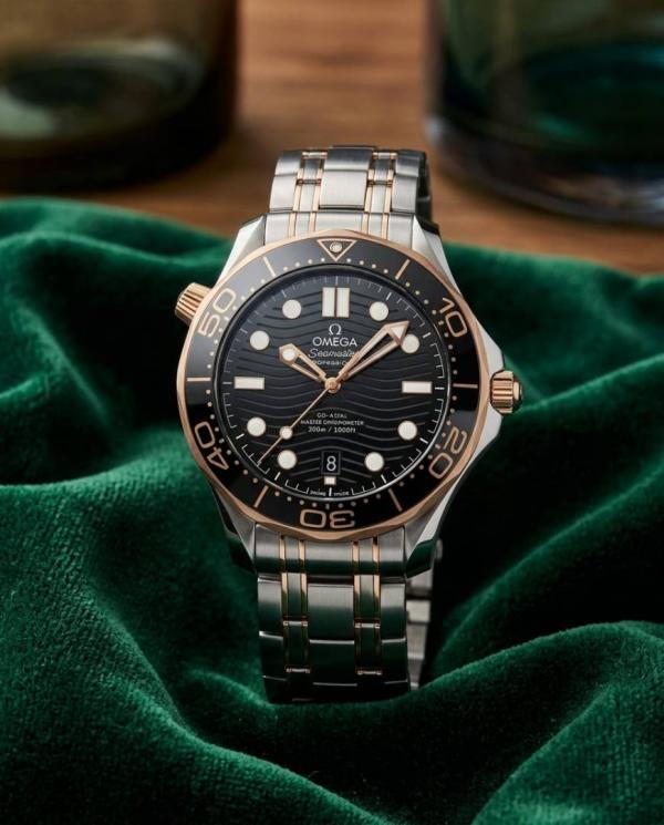 Omegg_a Seamaster Diver 300M Automatic 2Ton-Copper-Black