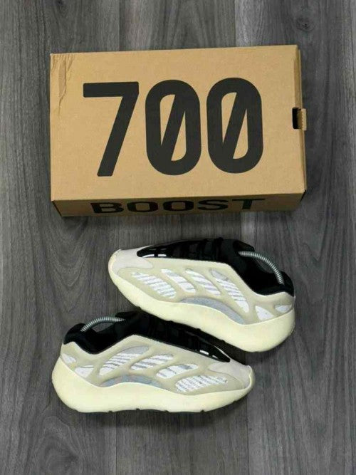 Adidaass. Yeezy 700 V3 Azael