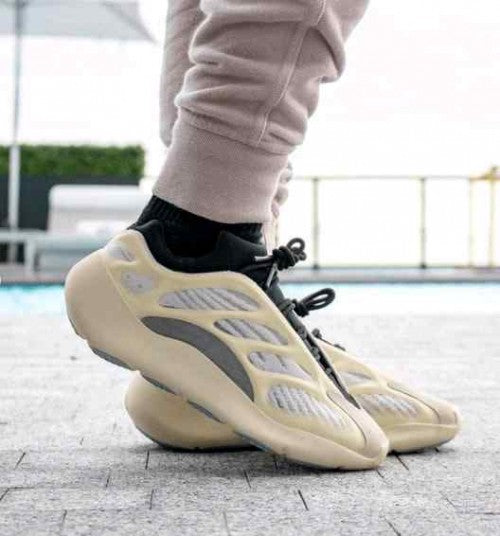 Adidaass. Yeezy 700 V3 Azael