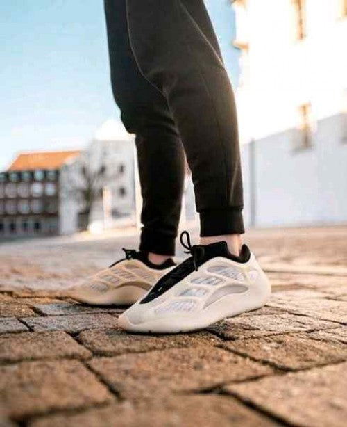 Adidaass. Yeezy 700 V3 Azael