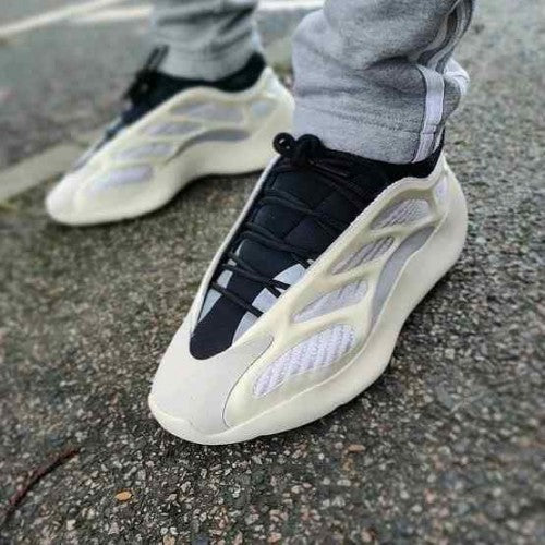 Adidaass. Yeezy 700 V3 Azael