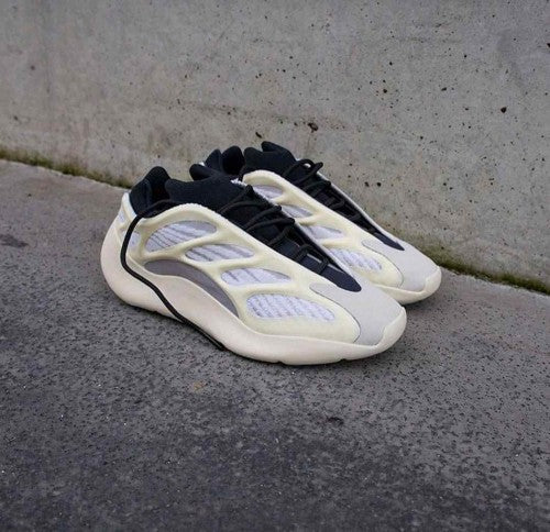 Adidaass. Yeezy 700 V3 Azael