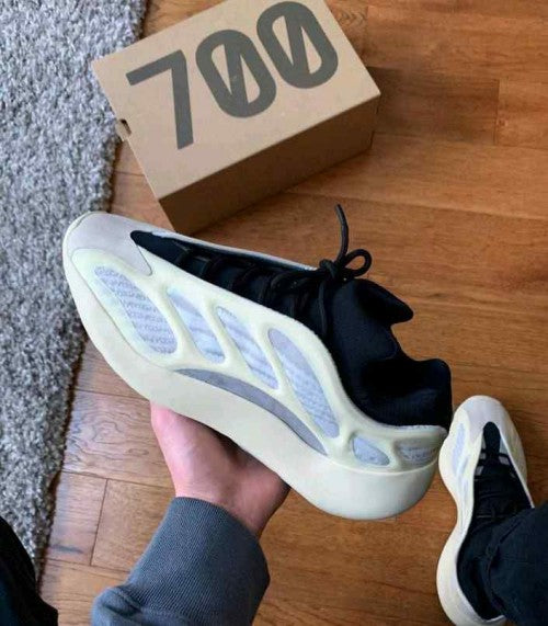 Adidaass. Yeezy 700 V3 Azael