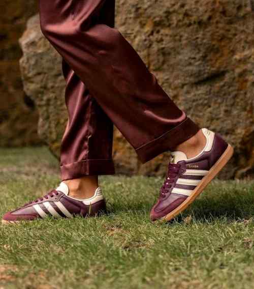 Adidaass Samba OG Maroon for her fix