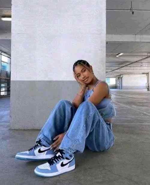 jordan retro 1 high UNIVERSITY BLUE LEATHER SHINE semi ua for her