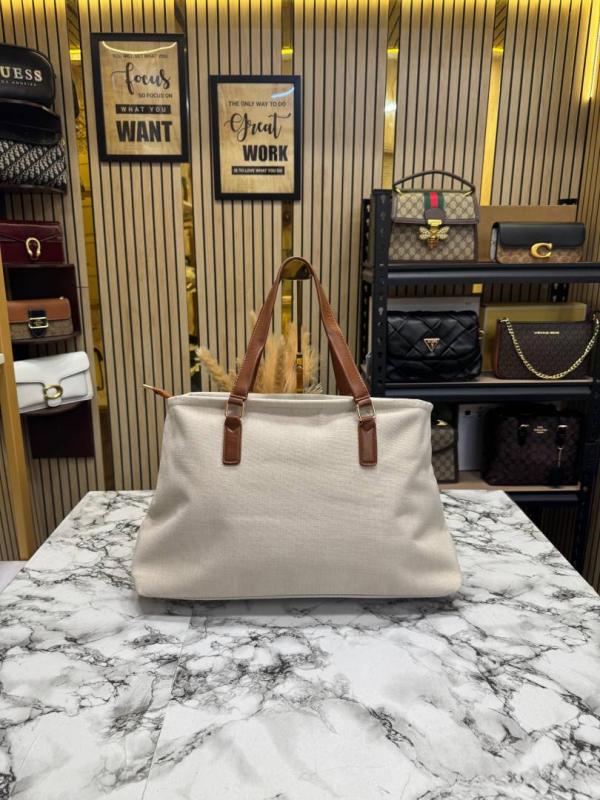 Chloe Woody Canvas Medium Logo Tote Bag ( 355)